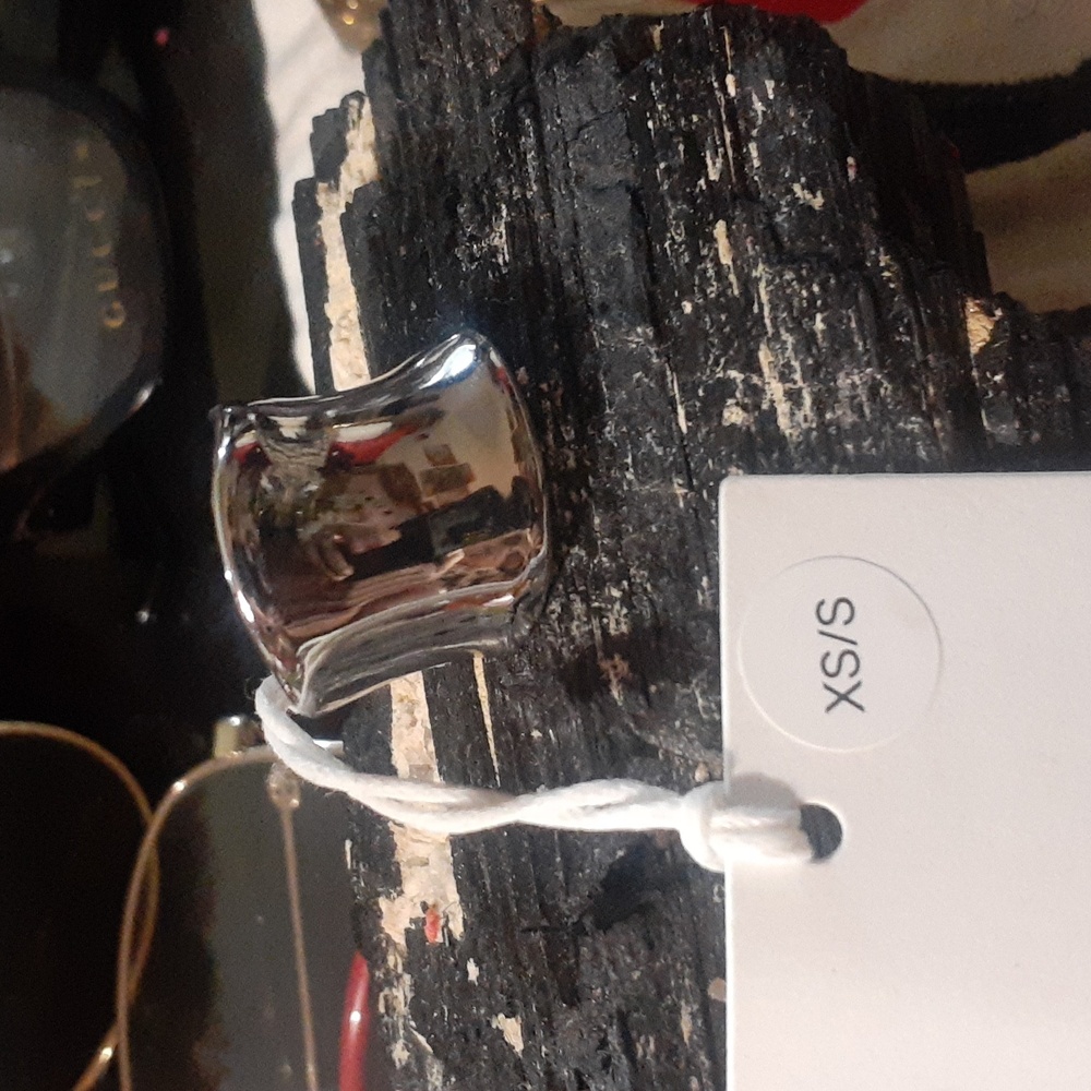 COS Shiny Metallic Ring - Picture 3 of 3